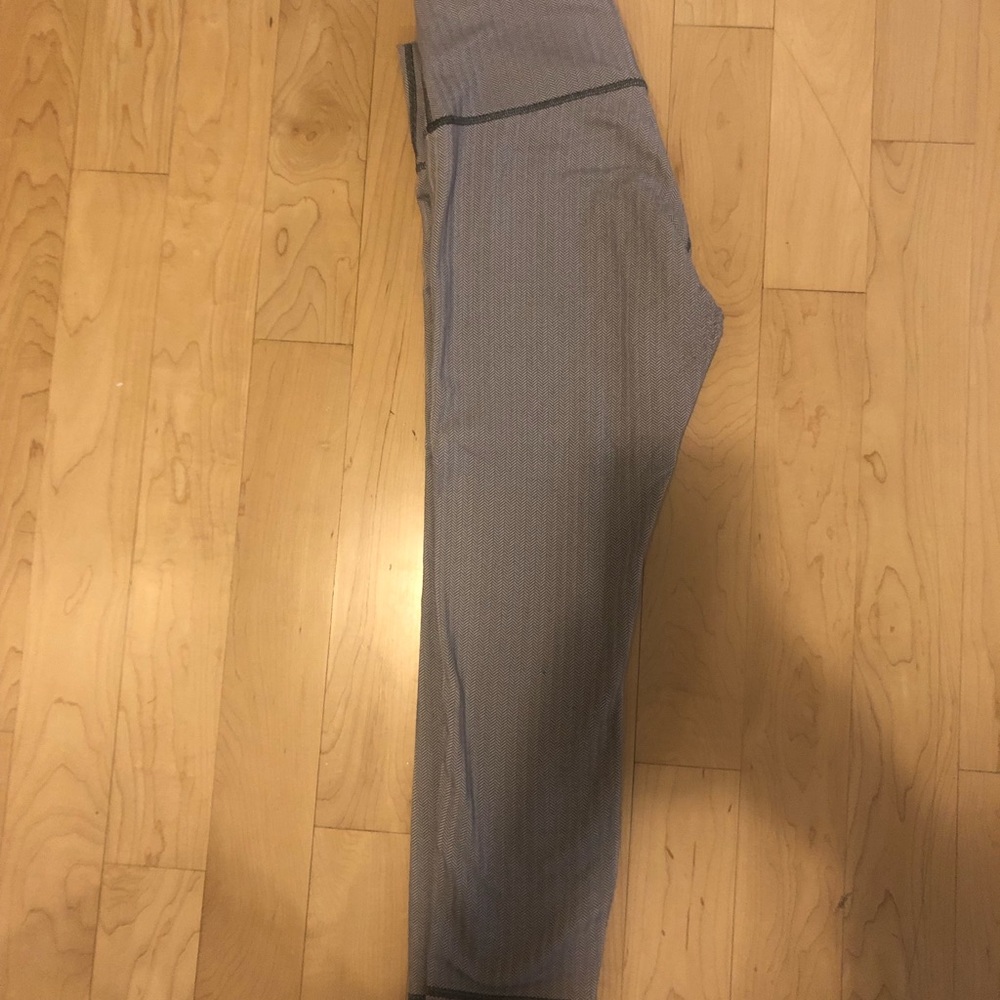 LU LU LEMON LEGGINGS!!!